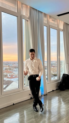 Gallery photo 7 of Vova Juggler