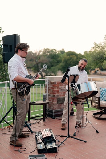 Gallery photo 2 of Waco Live Jazz & Tropical Entertainment