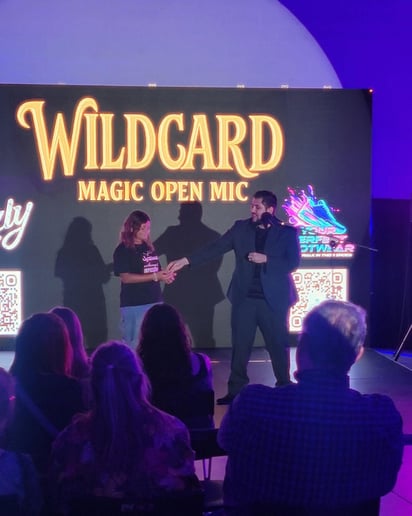 Gallery photo 3 of Robert the All-Knowing - Corporate Magician