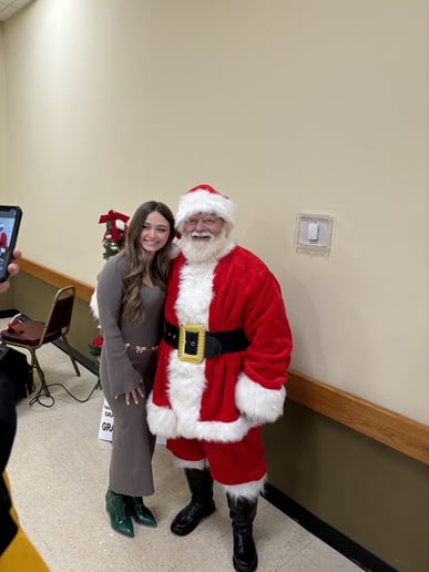 Gallery photo 6 of Santa Claus Jay