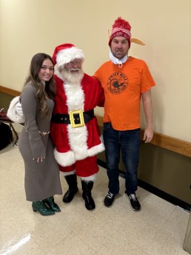 Gallery photo 8 of Santa Claus Jay