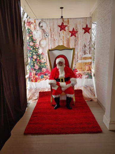 Gallery photo 9 of Santa Claus Jay