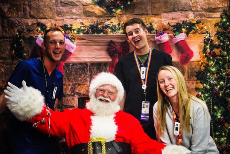 Gallery photo 10 of Santa Claus Jay