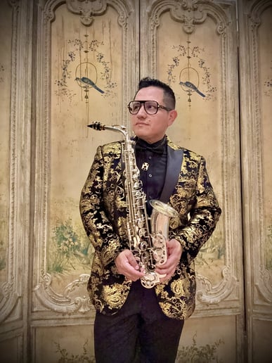 Gallery photo 1 of Walther Obando Live Sax Expirence