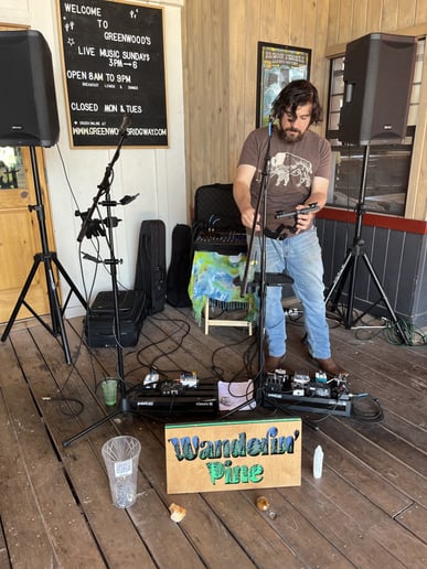 Gallery photo 6 of Wanderin Pine