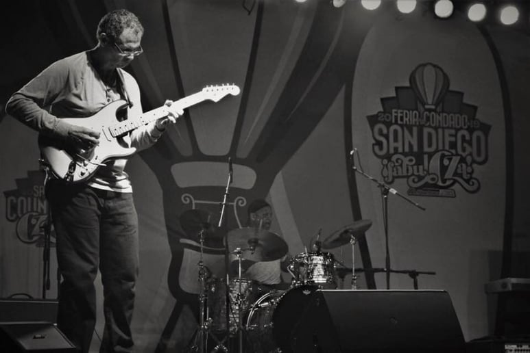 Gallery photo 4 of Wayne Marshall Guitarist