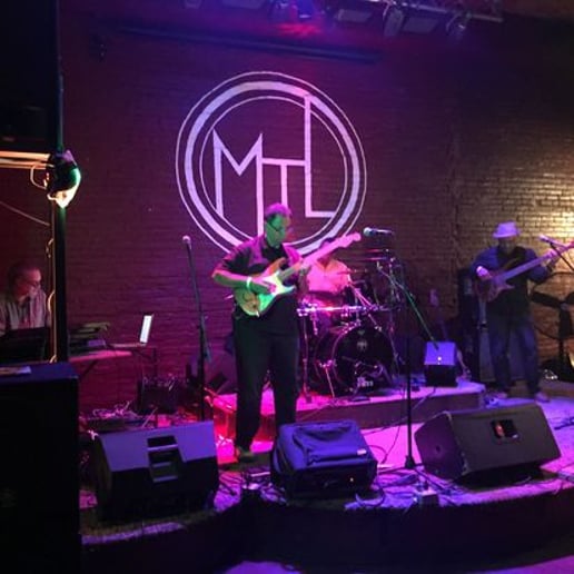 Gallery photo 5 of Wayne Marshall Guitarist