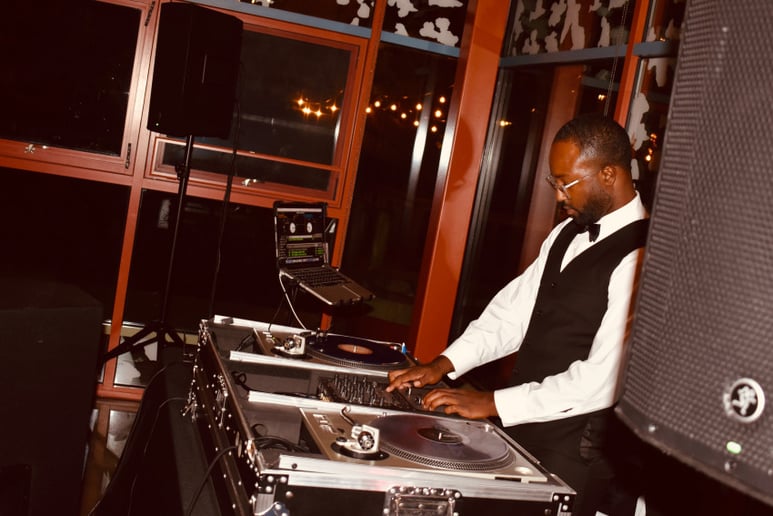 Gallery photo 3 of Wedding Crash Kings