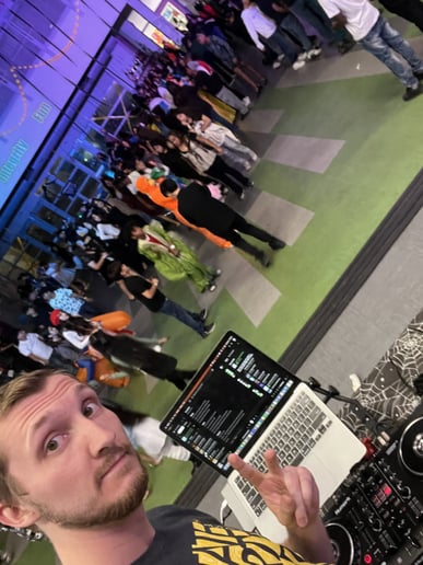 Gallery photo 5 of DJ Drew