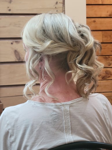 Gallery photo 3 of Wedding Hair Artist