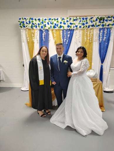 Gallery photo 1 of Wedding Officiant, Jeannie J