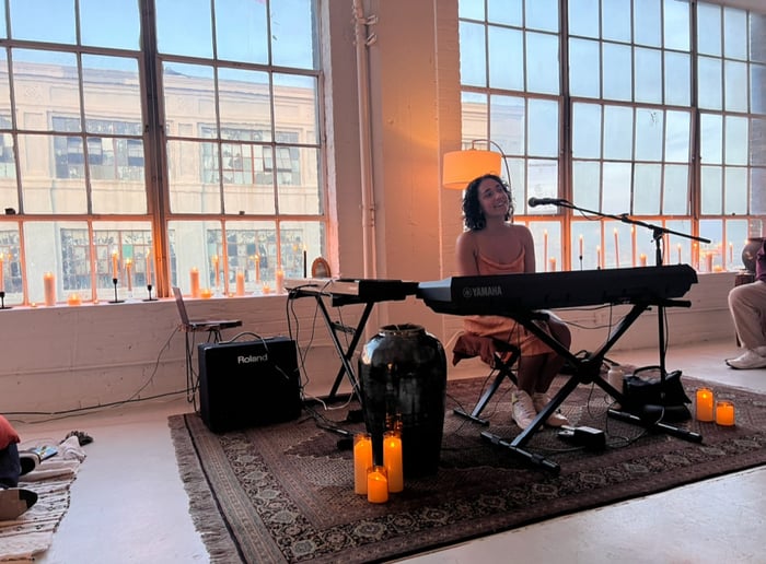 Gallery photo 2 of Event Pianist - Tara Kia