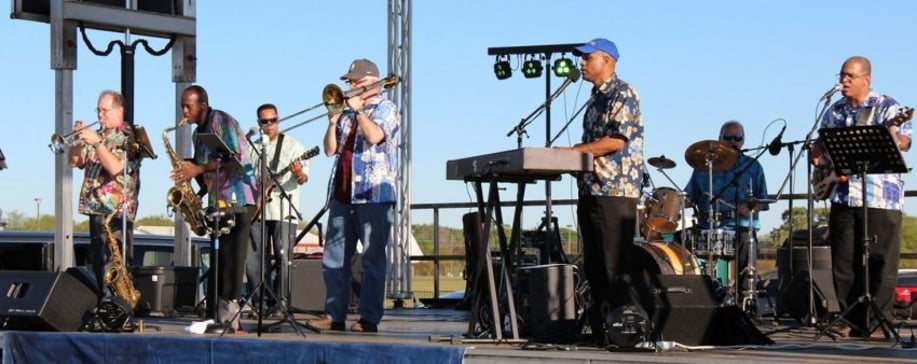 Gallery photo 2 of "Weekend Getaway" band