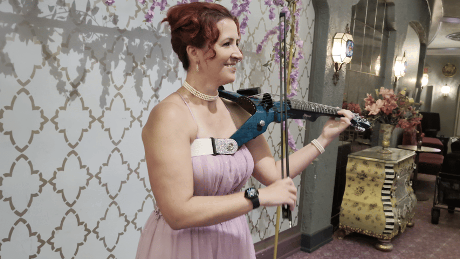 Gallery photo 3 of Wendy Lynn Markus, Professional Violinist