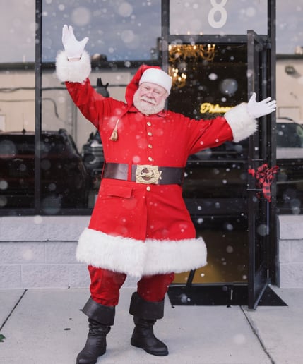 Gallery photo 5 of Simply Saint Nick