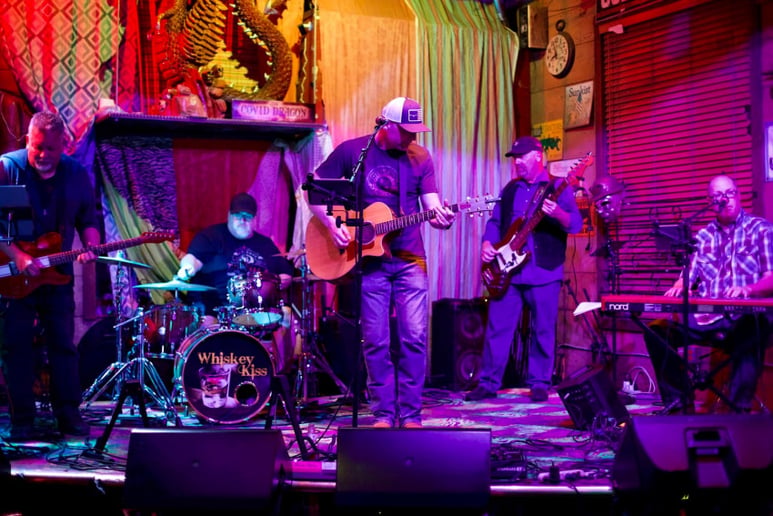 Gallery photo 7 of Whiskey Kiss