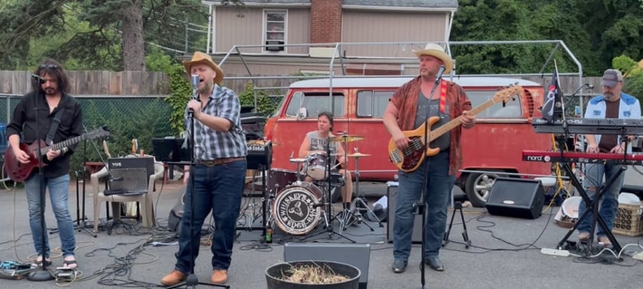 Gallery photo 1 of Whiskey's Edge Band