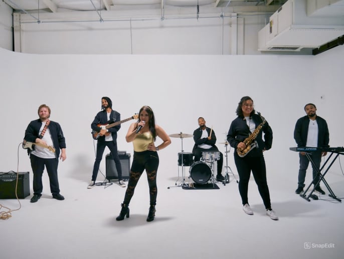 Gallery photo 1 of White Lotus Party Band