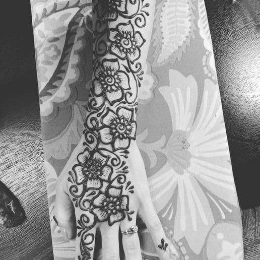Gallery photo 2 of Wicked Good Henna