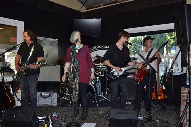 Gallery photo 1 of Wight Litening Band