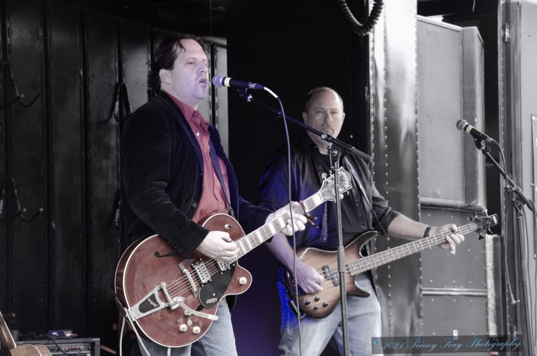 Gallery photo 8 of Wil Van Winkle and the Sixpins