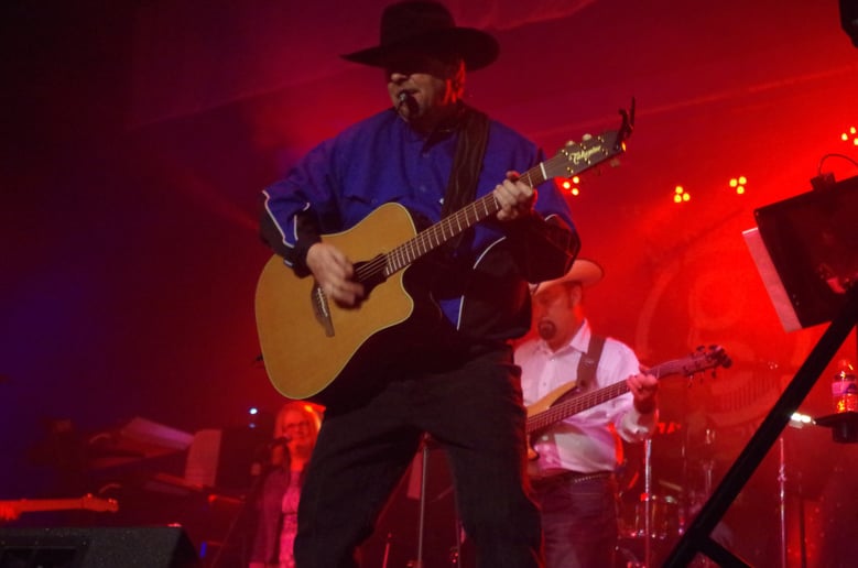 Gallery photo 5 of Wild Horses - Garth Brooks Tribute Band
