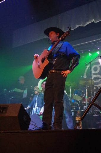 Gallery photo 9 of Wild Horses - Garth Brooks Tribute Band