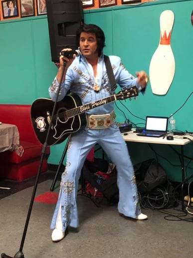 Gallery photo 10 of Elvis by Will