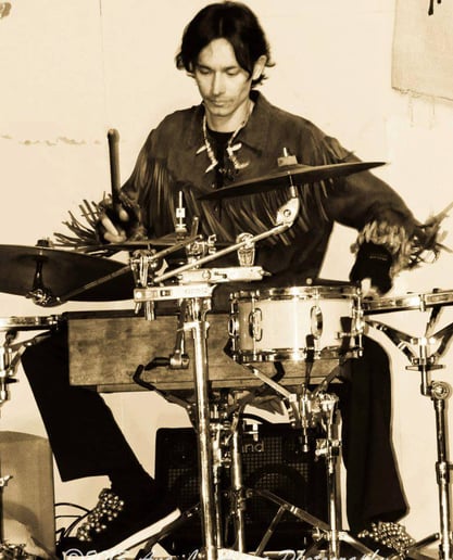 Gallery photo 2 of William Ruiz