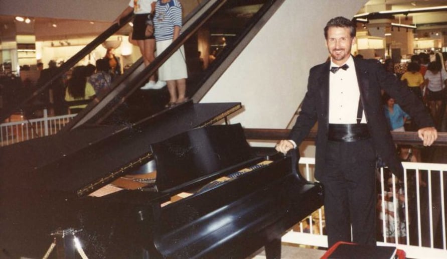 Gallery photo 9 of William Woods at the Piano