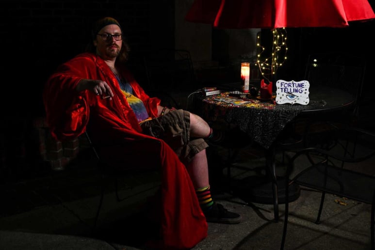 Gallery photo 3 of Wizard of Awes - Tarot & Palmistry