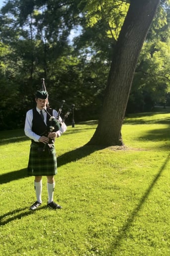 Gallery photo 4 of Evan The WM Piper