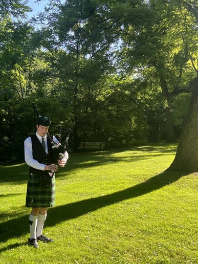 Gallery photo 5 of Evan The WM Piper