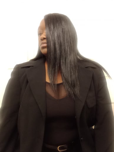 Gallery photo 2 of Woman Willionaire