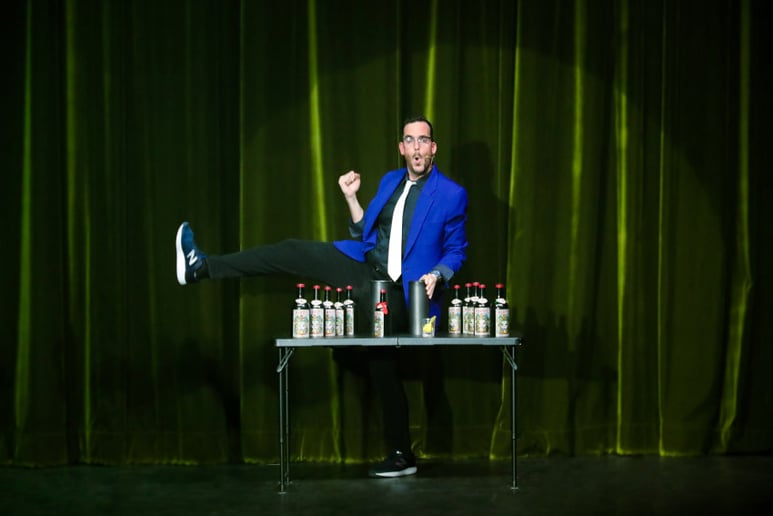 Gallery photo 1 of World-Class Magician