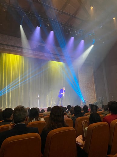 Gallery photo 2 of World-Class Magician
