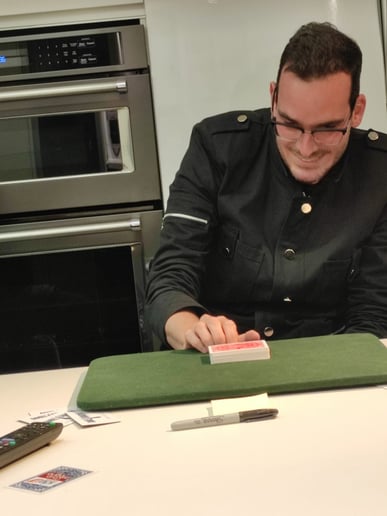 Gallery photo 5 of World-Class Magician