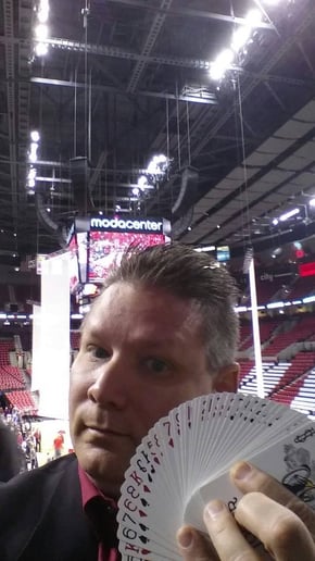 Gallery photo 8 of World Caliber Magician Mark Benthimer