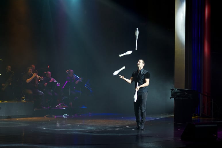 Gallery photo 8 of World Champion Comedy/Juggler