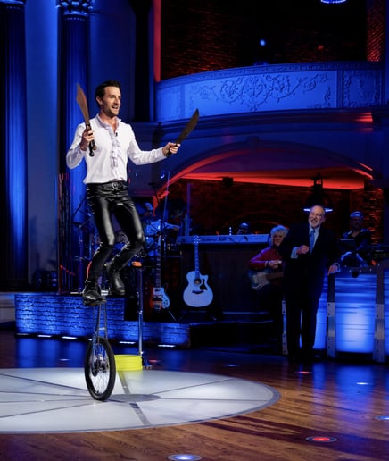 Gallery photo 2 of World Champion Comedy/Juggler