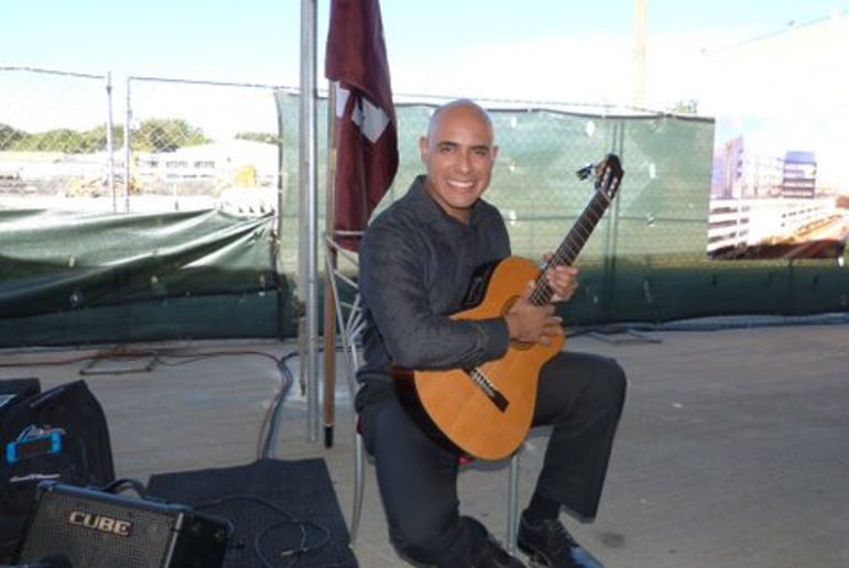 Gallery photo 2 of World Class Guitar Music