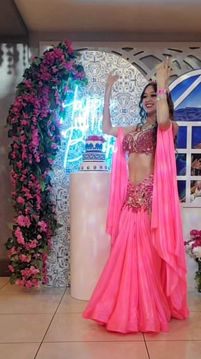 Gallery photo 9 of Karina Bellydancer