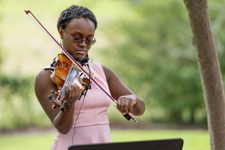 Gallery photo 1 of Pianist & Violinist Marini Kelley