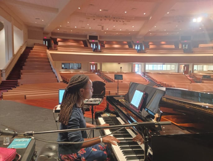 Gallery photo 19 of Pianist & Violinist Marini Kelley