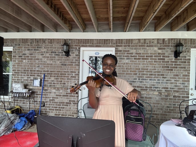 Gallery photo 3 of Pianist & Violinist Marini Kelley