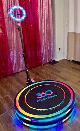 Gallery photo 1 of WowS Event Rentals | Photo Booth