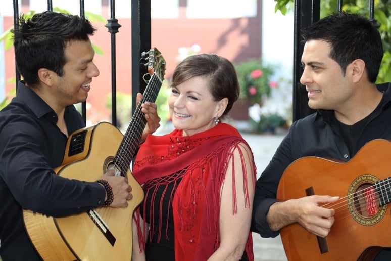 Gallery photo 1 of Xarás Trio