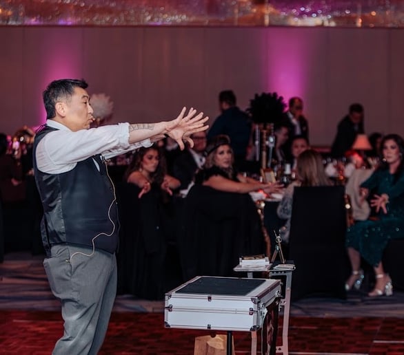 Gallery photo 8 of Y. Ethan Oum - Magic of Mentalism