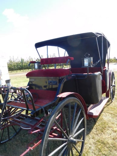 Gallery photo 3 of Yakima Valley Carriage Company