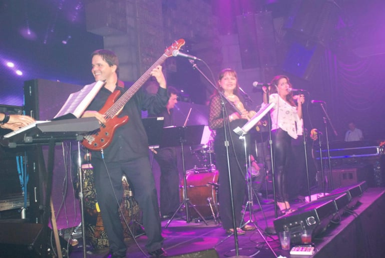Gallery photo 18 of Yamila Guerra Latin Band Grammy Winner - Oscar’s - Walt Disney Hall